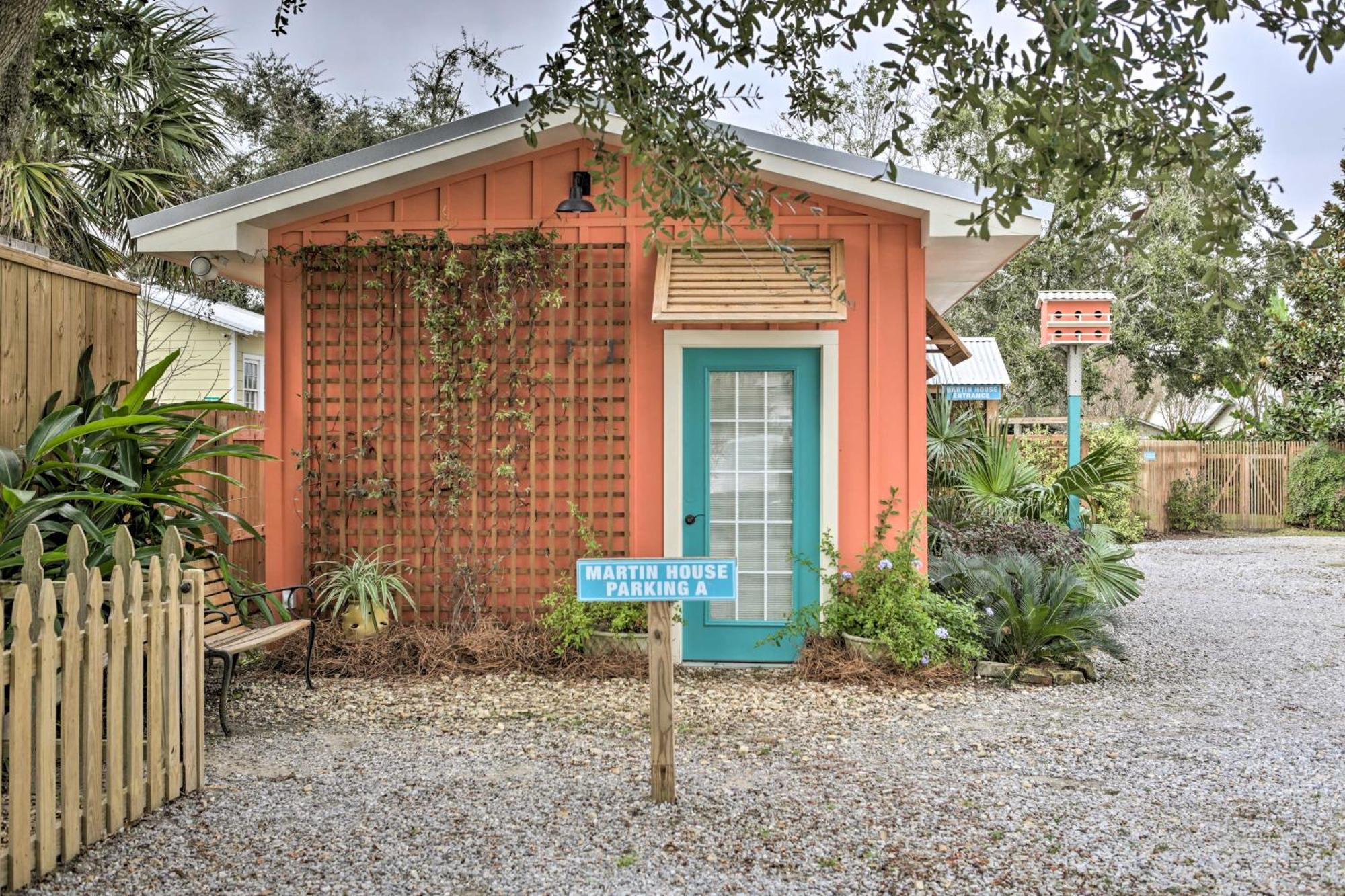 Walk To Beach From Chic Old Town Apartment With Yard Bay St. Louis エクステリア 写真