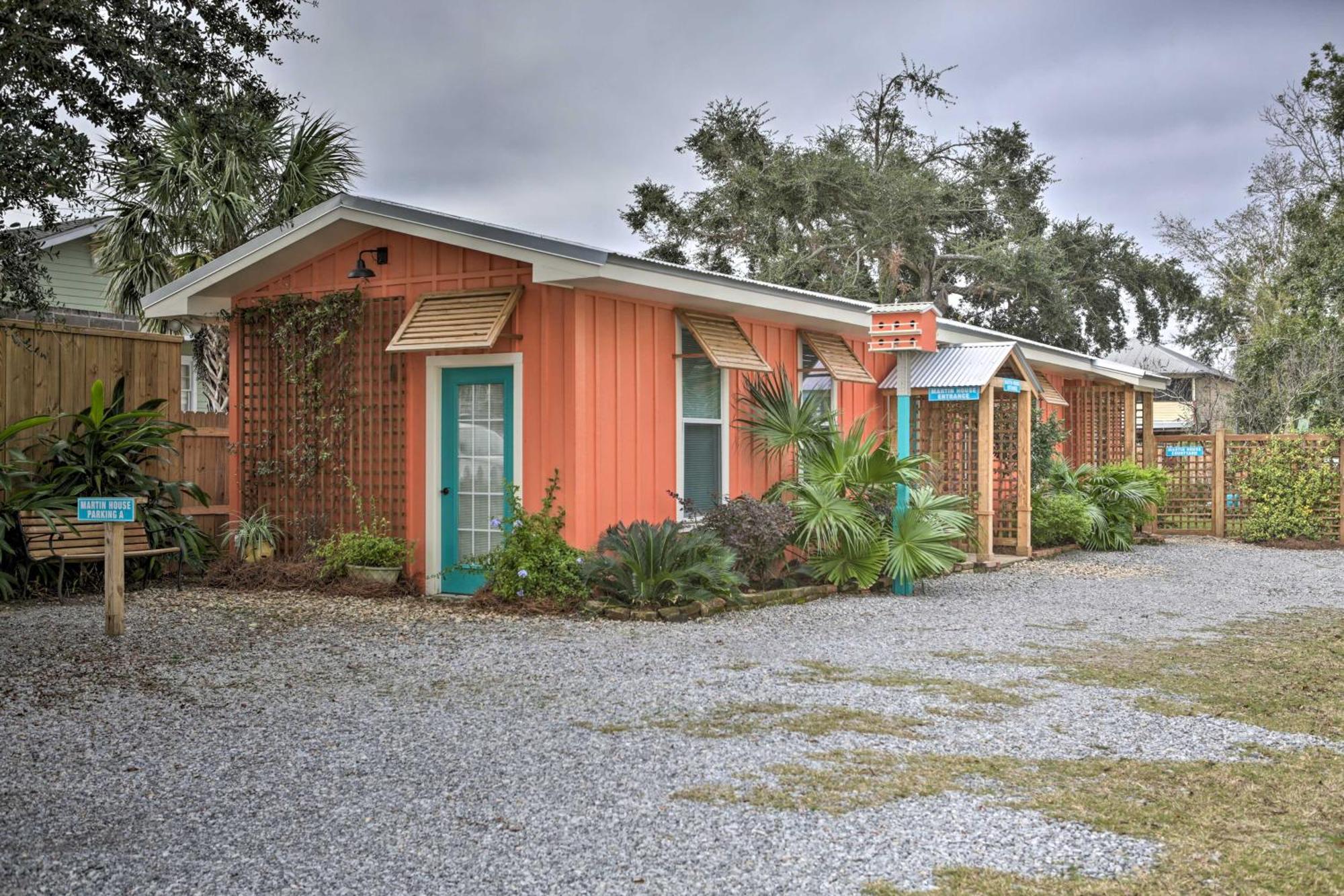 Walk To Beach From Chic Old Town Apartment With Yard Bay St. Louis エクステリア 写真